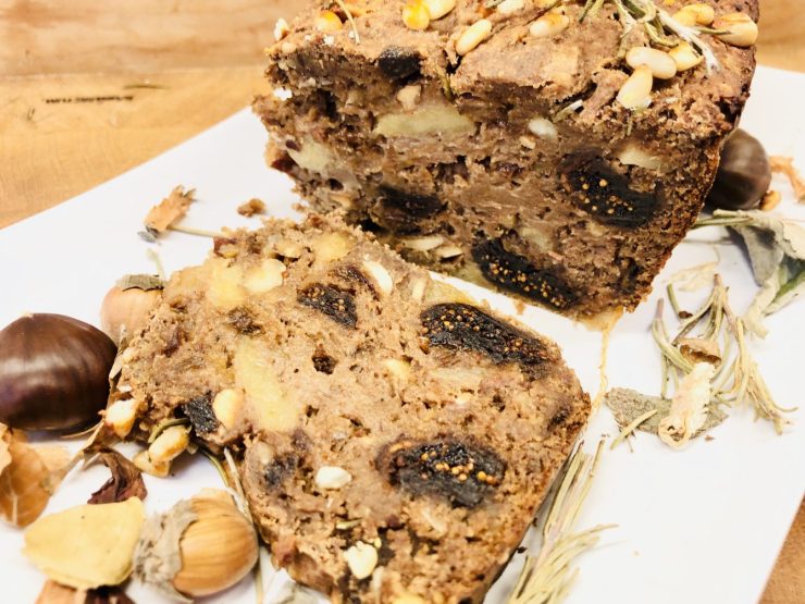 Kastanien Früchtebrot mit Feigen, Nüssen und Creme de Marron