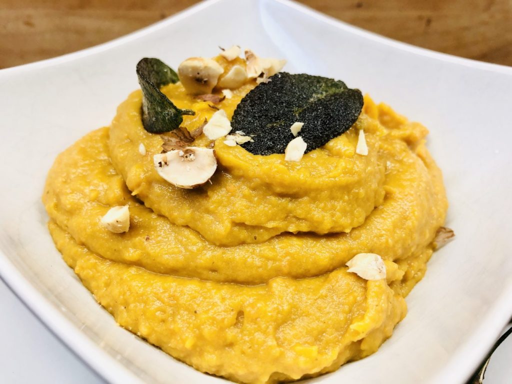 Süßkartoffel Püree mit Haselnüssen und Salbei