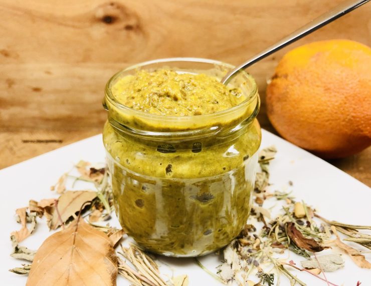 Persischer Linsenaufstrich mit Orange und Granatapfel