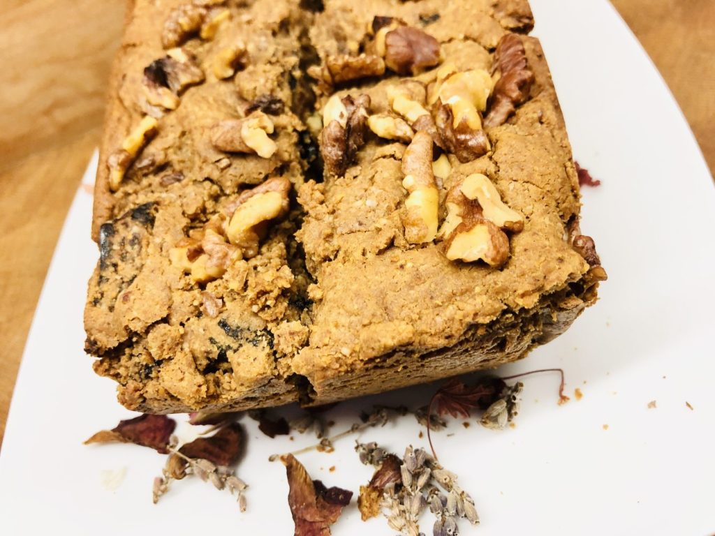 Tahini Feigen Brot mit Walnüssen