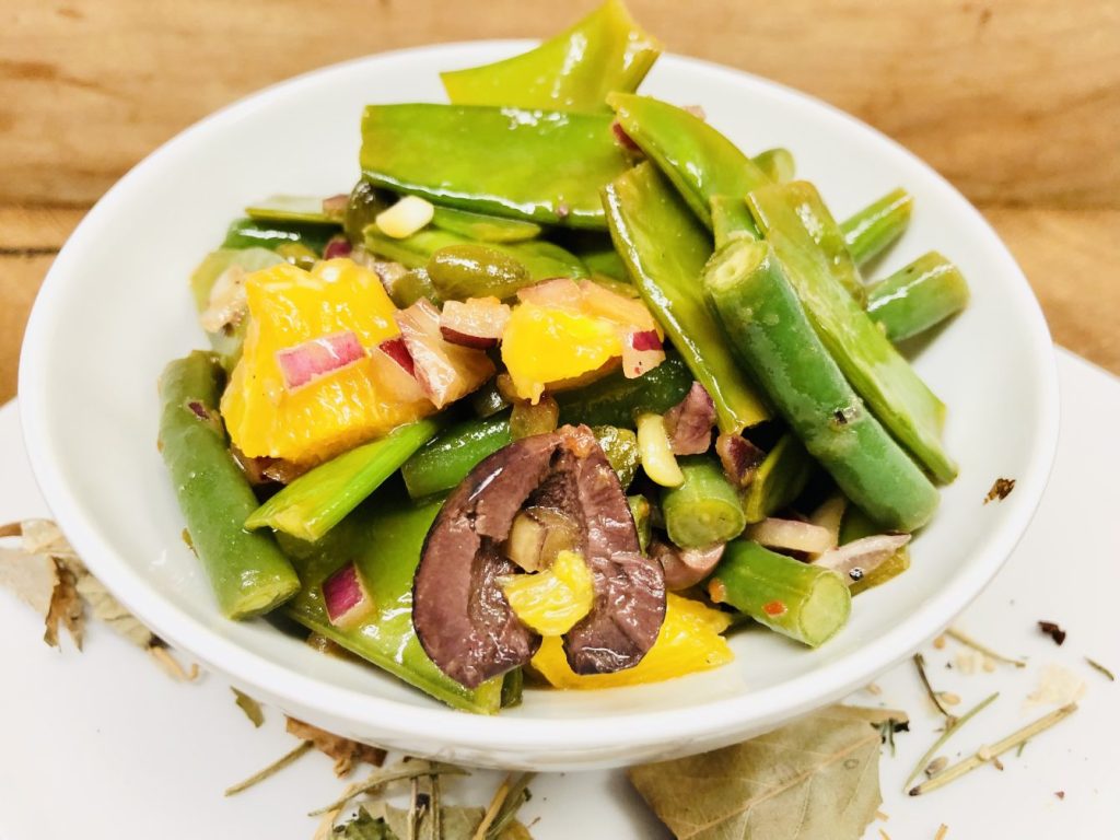 Grüne Bohnen und Zuckerschoten-Salat mit Orangen