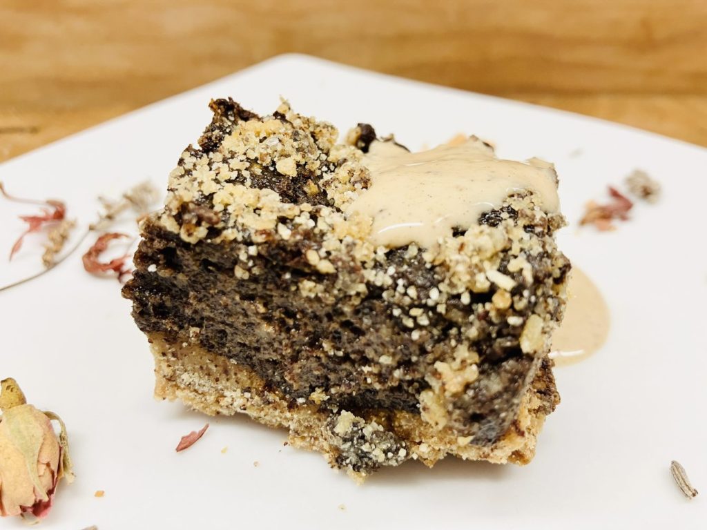 Mohnkuchen mit Vanille Sauce