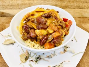 Jamaikanisches Kidneybohnen und Reis Jambalaya Curry