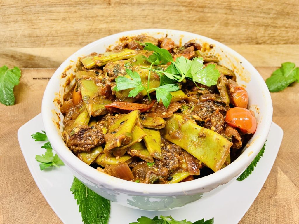 Taze Fasulye - Türkische Stangenbohnen mit Tomaten