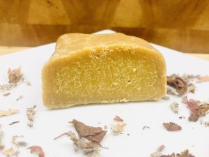 Aged vegan cheese reifer veganer Kichererbsen Käse