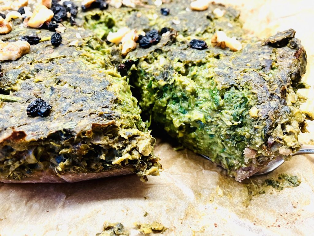 Vegane Persische Kuku Sabzi Kräutertarte