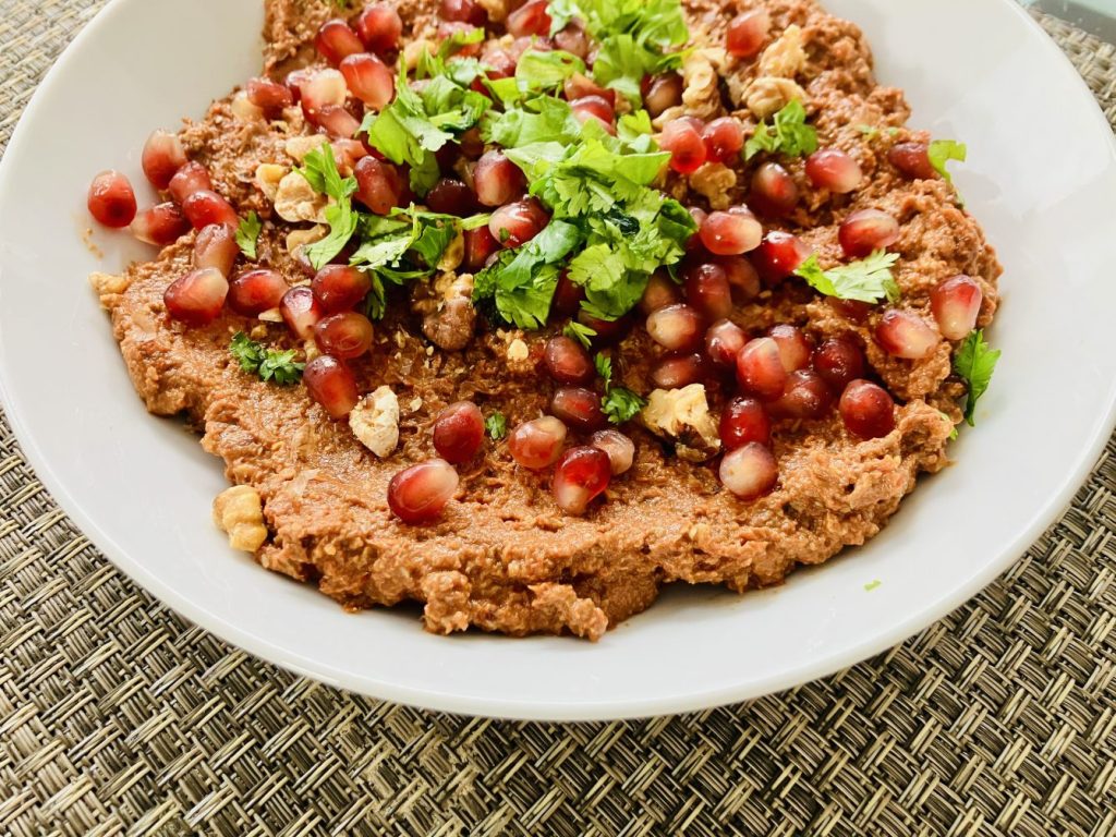 Muhammara Orientalischer Dip aus gerösteten Paprika mit Walnüssen