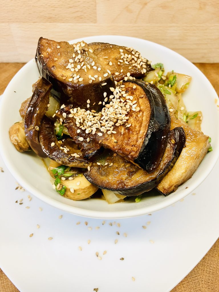 Chinakohl mit Aubergine und Miso