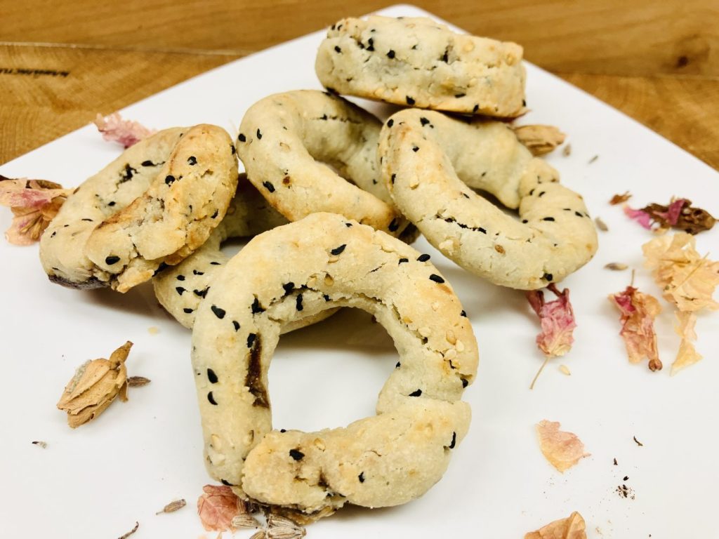 Arabische Dattel Ringe – Aromatische Kekse mit Dattelfüllung 