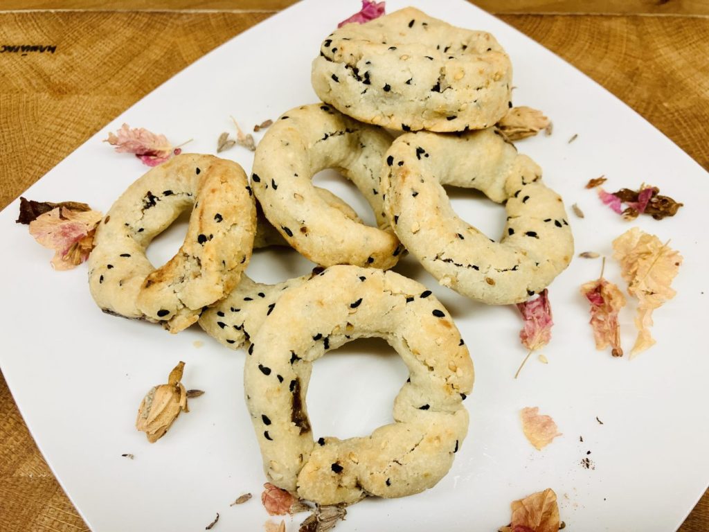 Arabische Dattel Ringe – Aromatische Kekse mit Dattelfüllung 