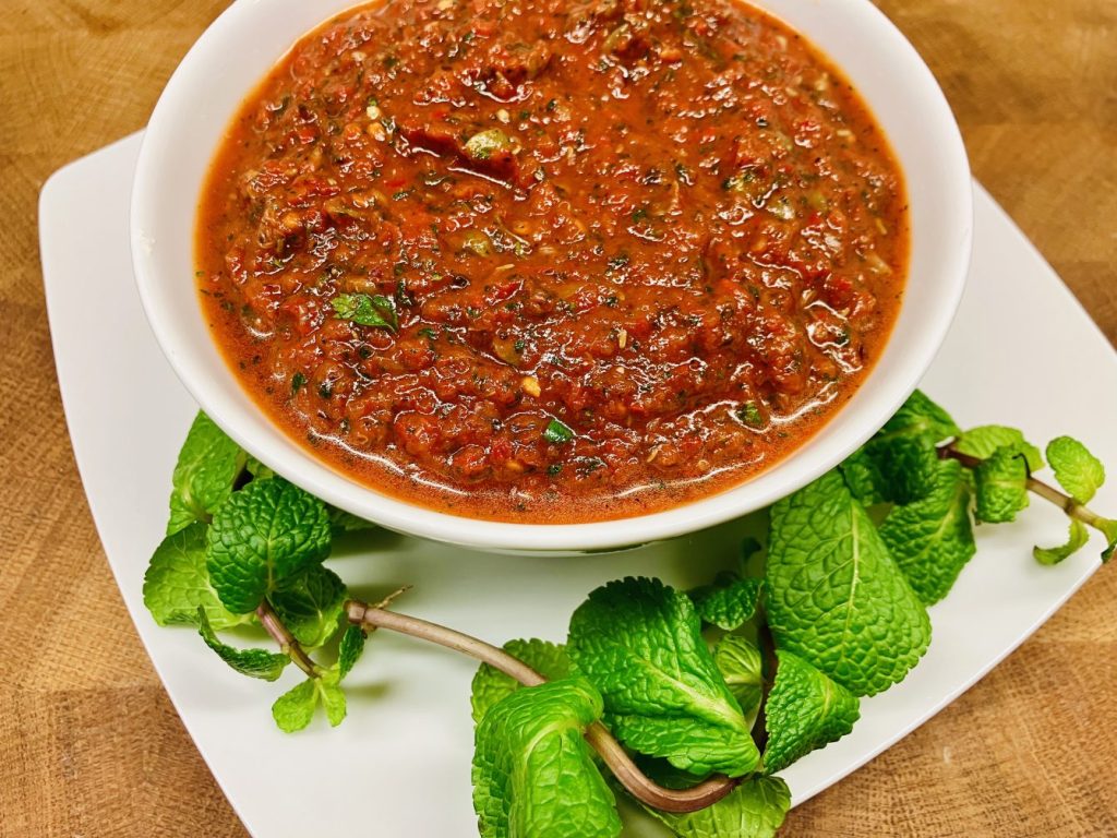 Acılı Ezme - türkische Paprika-Tomaten-Salsa