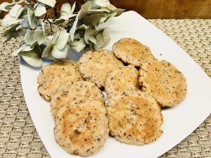 Walnuss Thymian Cracker mit Ziegenkäse