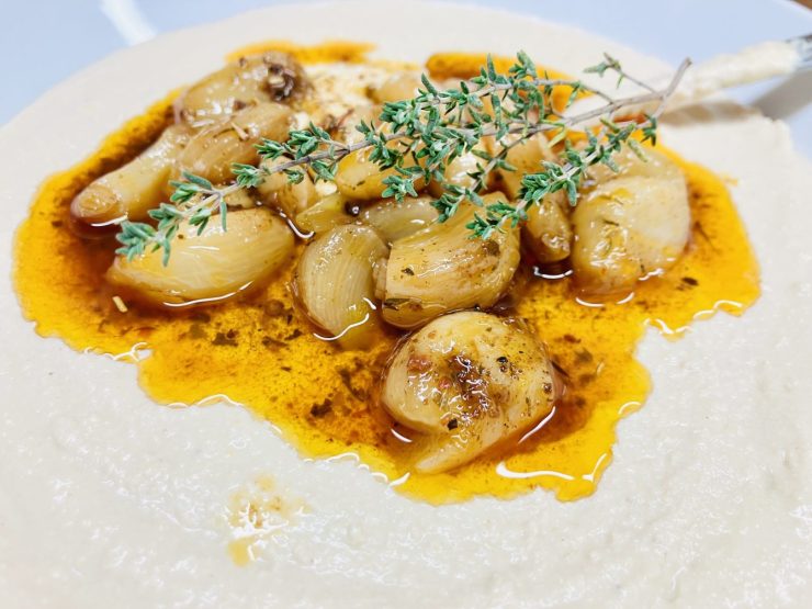 Tofu-Ricotta-Creme mit confiertem Knoblauch