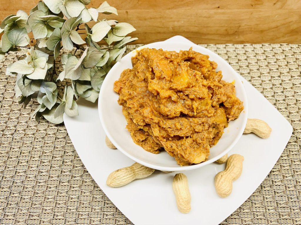 Veganer Butternut-Mafé: Der cremige Erdnuss-Eintopf