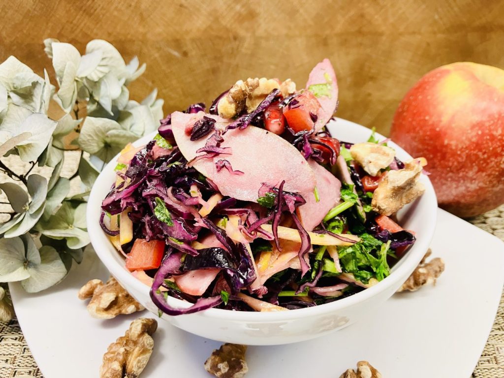 Winterlicher Rotkohlsalat mit Orangendressing
