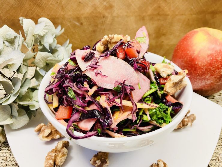 Winterlicher Rotkohlsalat mit Orangendressing