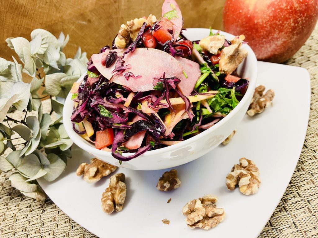 Winterlicher Rotkohlsalat mit Orangendressing