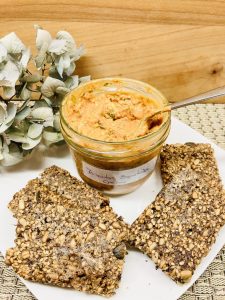 Karotten Dip mit Sonnenblumenkernen, Chili und Limetten