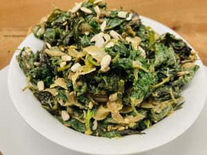 Brennnessel Bärlauch Spinat mit Löwenzahn