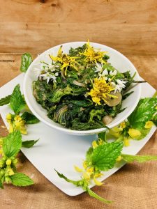 Brennnessel Giersch Spinat mit Bärlauch und Löwenzahn