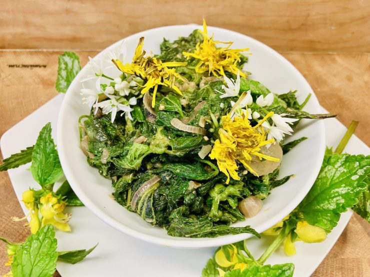 Brennnessel Giersch Spinat mit Bärlauch und Löwenzahn