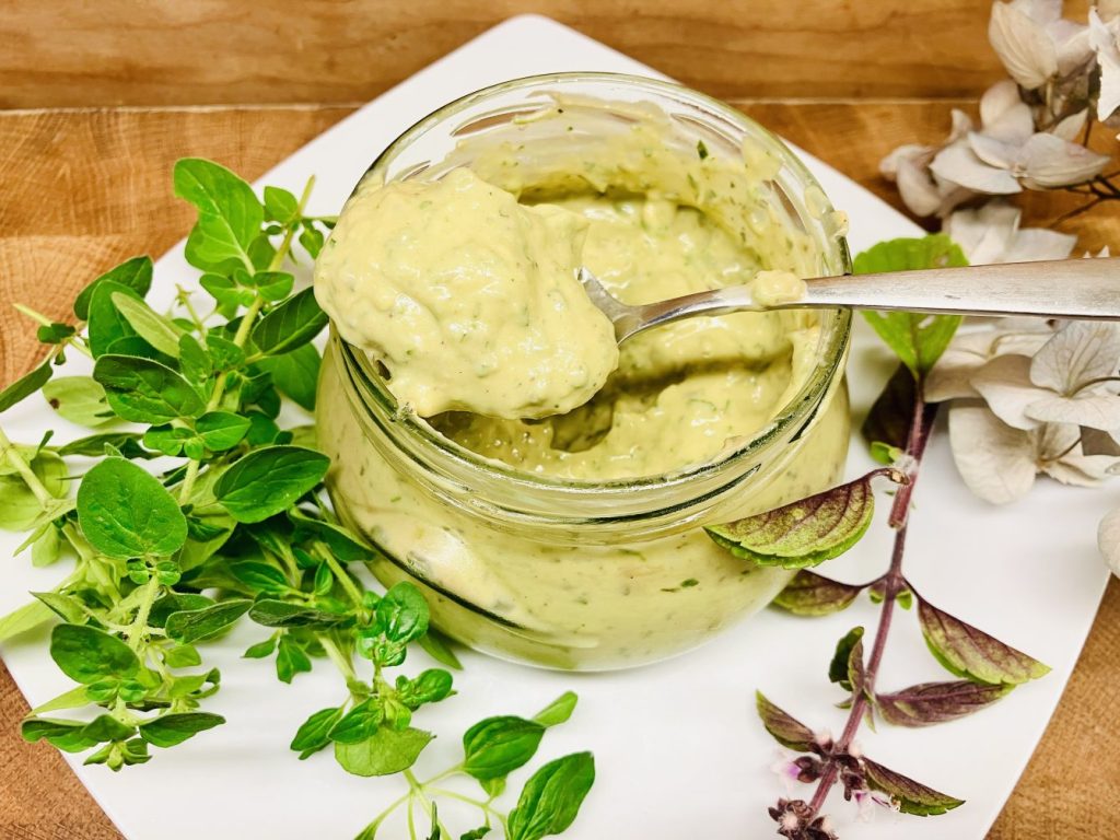 Cremiges Green Goddess Dressing