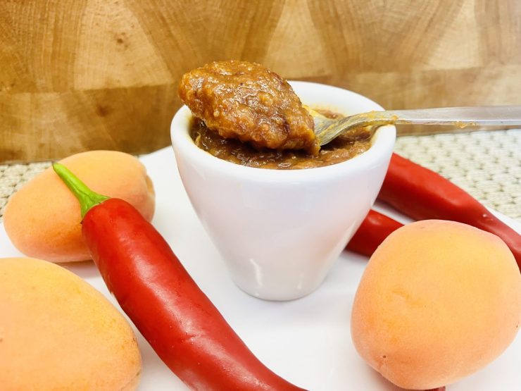 Würzige Aprikosen-Dattel Sauce