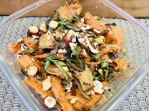 Geröstetes Wurzelgemüse mit Orangen-Miso-Sauce, Haselnüssen und Salbei