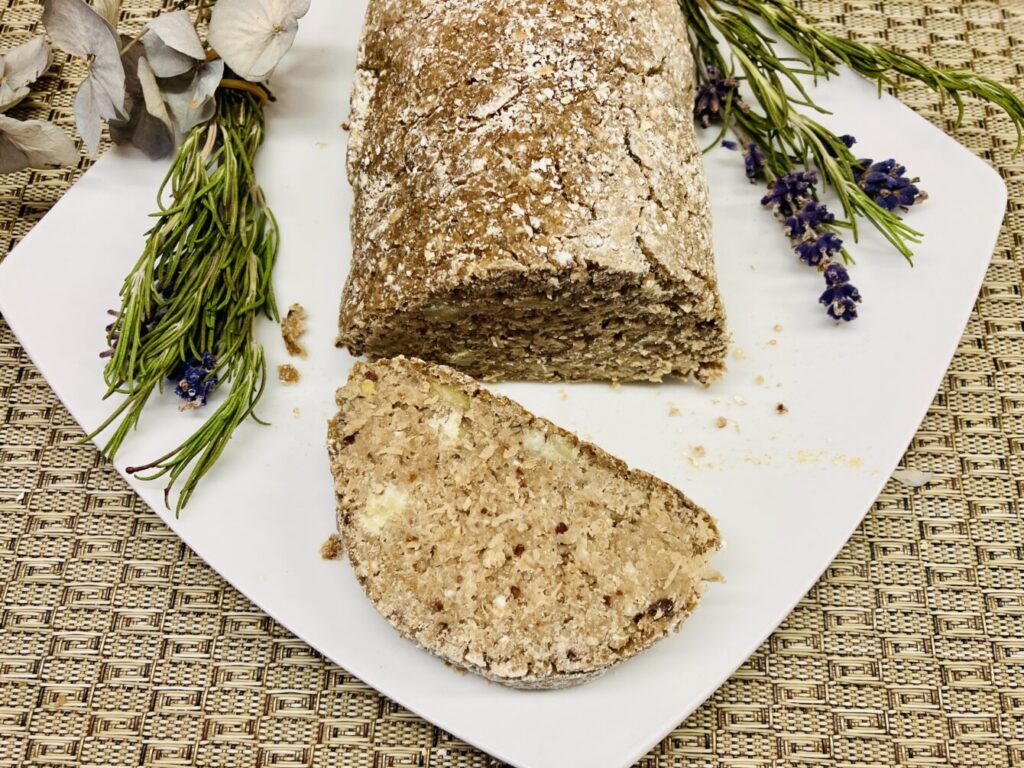 Rezept Glutenfreies Kastanien-Haferbrot: Saftig, würzig & voll im Geschmack. Gluten-Free Chestnut Oat Bread