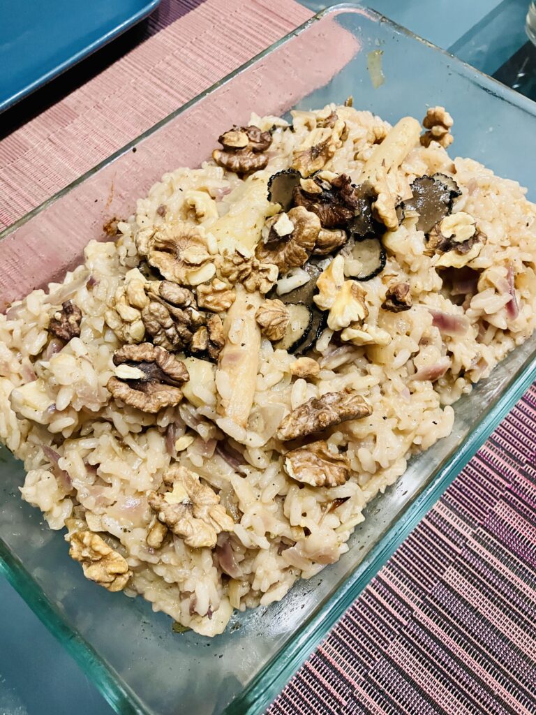Risotto mit karamellisierten Schwarzwurzeln, Walnüssen und Trüffelöl