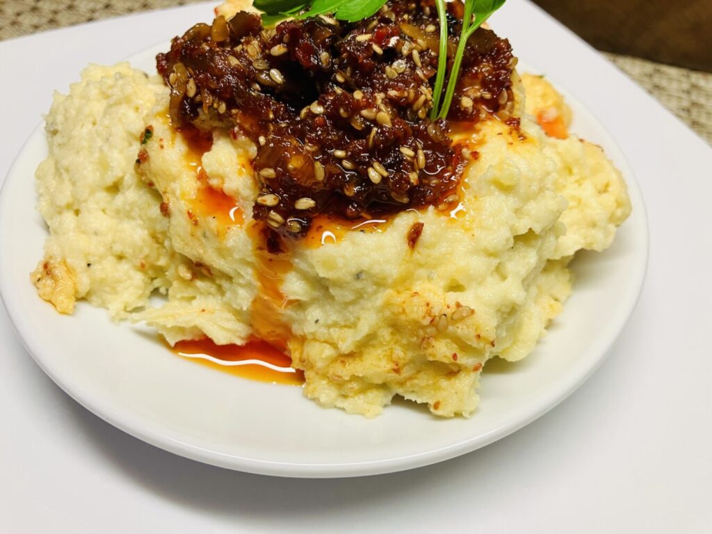 Skordalia - Griechischer Kartoffel Knoblauch Dip mit Chili-Öl 