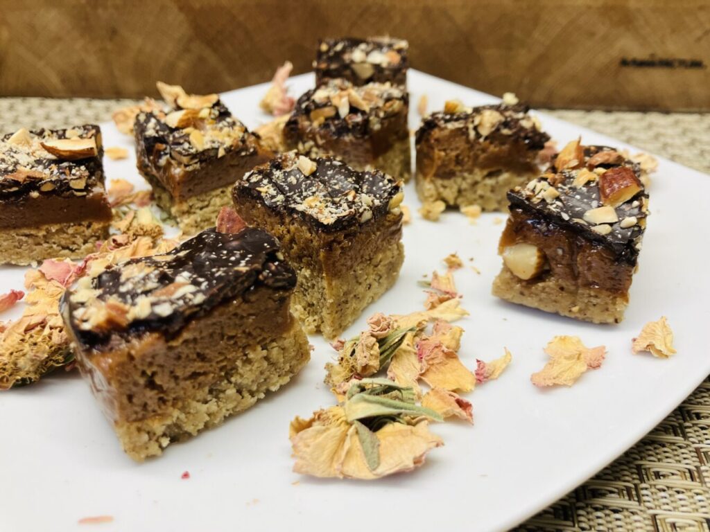 Einfache Honig-Mandel-Karamell-Riegel