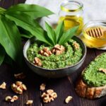 Bärlauch-Pesto mit Honig und Walnüssen