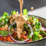 Erdnuss-Karottensalat mit asiatischem Erdnuss-Dressing